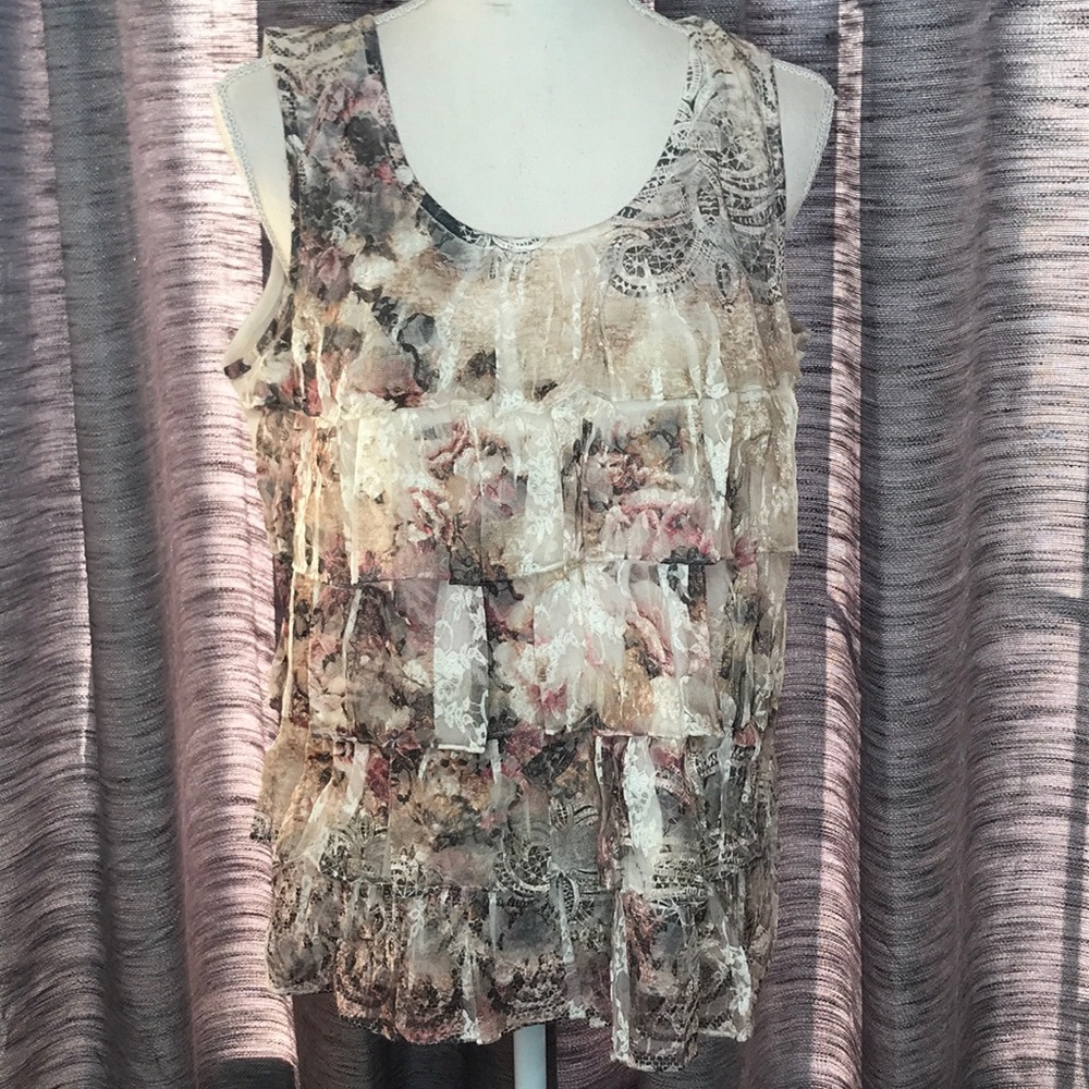dressbarn LARGE RUFFLED SLEEVELESS BLOUSE